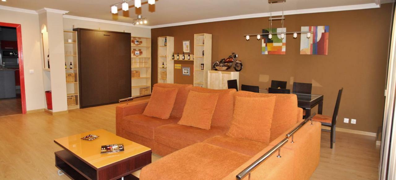 Laurel 12 * Logrono